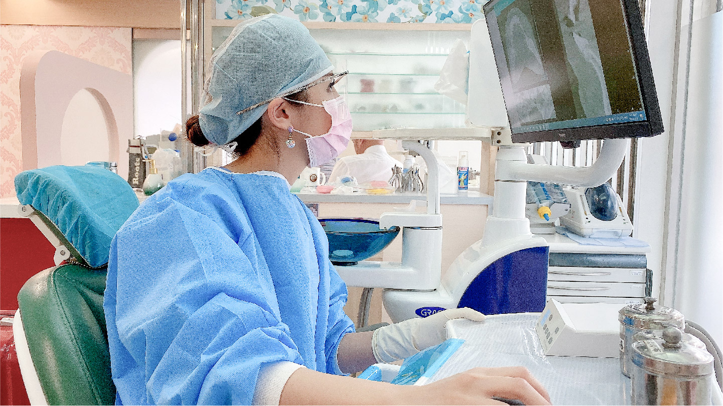 植牙前，透過3D電腦斷層收集患者口腔資訊